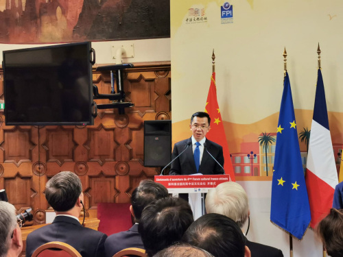 中国驻法大使卢沙野致辞。(法国《欧洲时报》/靖树 摄) 中国驻法大使卢沙野致辞。(法国《欧洲时报》/靖树 摄)