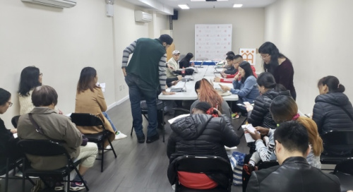 纽约法拉盛人口普查招聘会吸引众多民众参加。(美国《世界日报》/朱蕾 摄) 纽约法拉盛人口普查招聘会吸引众多民众参加。(美国《世界日报》/朱蕾 摄)