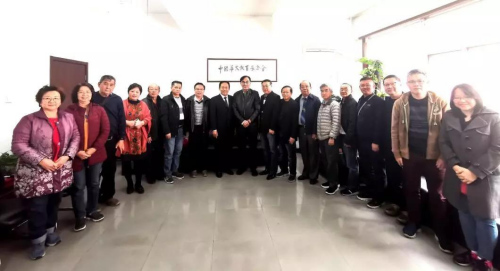 合影。(图片来源:华文教育基金会网站) 合影。(图片来源:华文教育基金会网站)