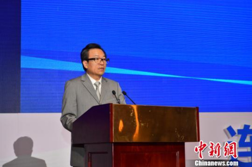 图为中国侨联副主席李卓彬致辞。 胡远航 摄 图为中国侨联副主席李卓彬致辞。 胡远航 摄