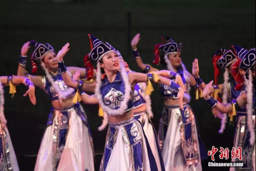2019“四海同春·华星闪耀”新春晚会在加拿大多伦多上演。<a target='_blank' href='http://www.chinanews.com/'>中新社</a>记者 余瑞冬 摄 2019“四海同春·华星闪耀”新春晚会在加拿大多伦多上演。<a target='_blank' href='http://www.chinanews.com/'>中新社</a>记者 余瑞冬 摄