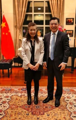 3月10日，中国驻纽约总领事黄屏大使会见哥伦比亚大学研究员赵凤娴博士。(中国驻纽约总领馆)