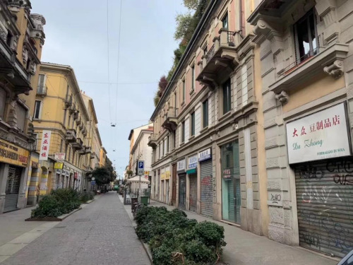 意大利华人街街头空无一人。(作者供图)