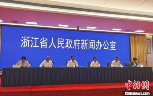 图为浙江省金融服务人才政策举措新闻发布会现场。 胡亦心 摄 图为浙江省金融服务人才政策举措新闻发布会现场。 胡亦心 摄