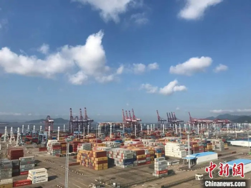 资料图:宁波舟山港。 张斌 摄 资料图:宁波舟山港。 张斌 摄