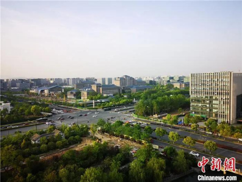 出梅后浙江各地迎来高温。张煜欢 摄 出梅后浙江各地迎来高温。张煜欢 摄