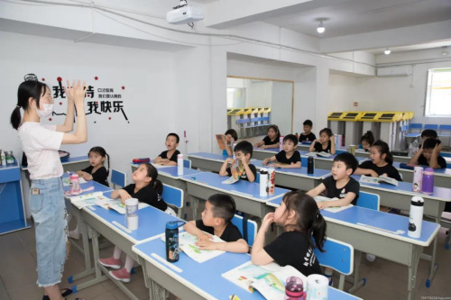匈牙利华星文化艺术学校老师徐润甜。 匈牙利华星文化艺术学校老师徐润甜。