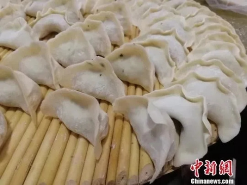 包好的水饺。郝学娟 摄 包好的水饺。郝学娟 摄
