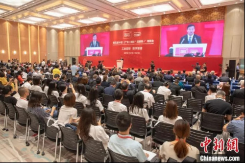 资料图: 第五届中国(广东)国际“互联网+”博览会在佛山举行 龙翔 摄 资料图: 第五届中国(广东)国际“互联网+”博览会在佛山举行 龙翔 摄