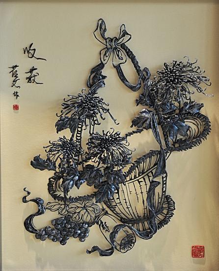芜湖铁画传承人储金霞初心不改 促进铁画艺术成长