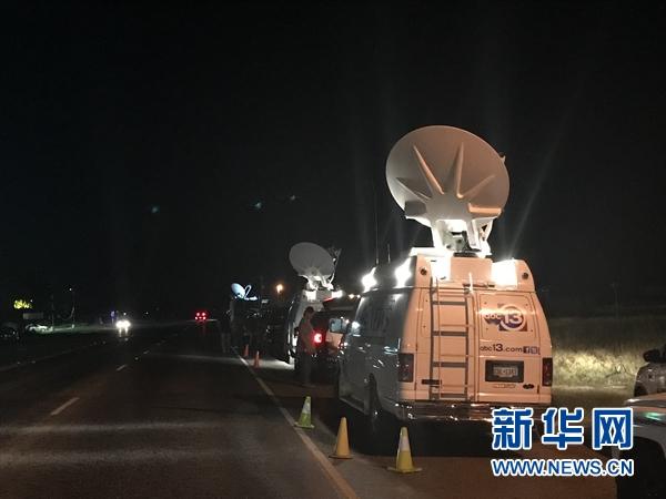 美国斯总人口_美国国旗(3)