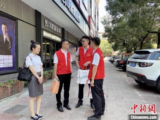 游智彬在杭州创业打拼。　受访者 供图 摄