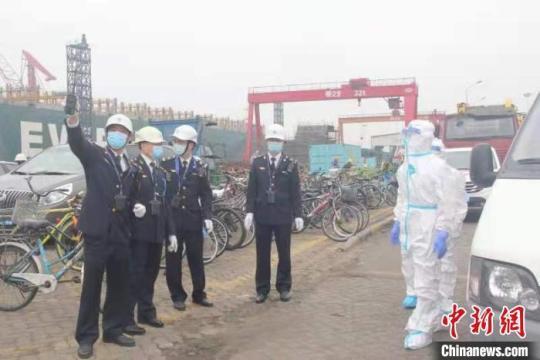 广州海事部门紧急救助一名患病外籍船员