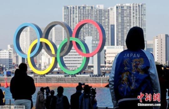 资料图：日本东京湾奥运五环标志。