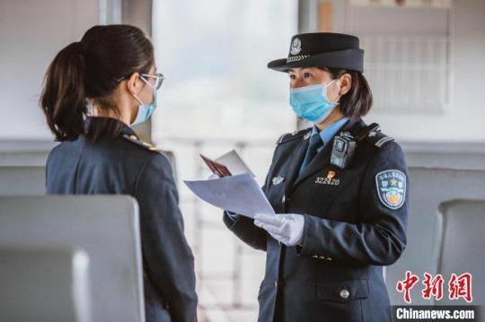 中越边境广西友谊关边检站推11项措施优化中国—东盟通关服务
