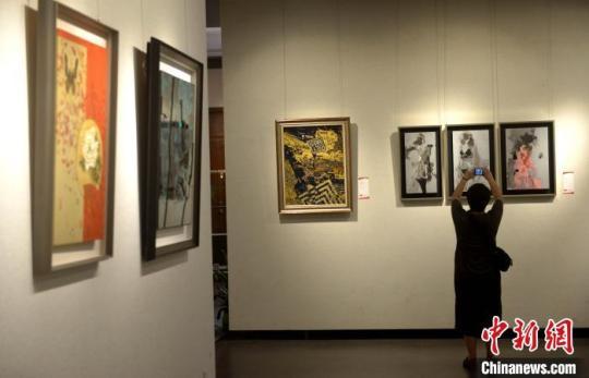 福建省第七届漆画大展在福州展出
