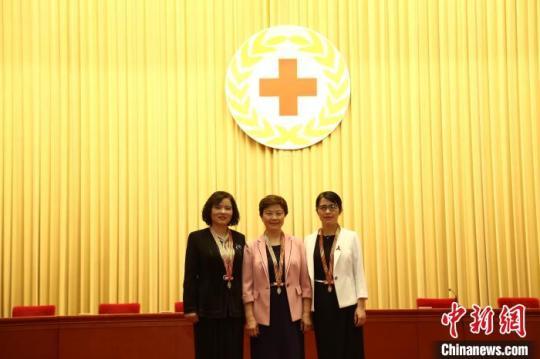 中国三名护士获第48届南丁格尔奖系本届获奖人数最多国家