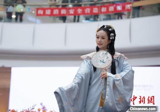 漢服愛好者王一帆參加漢服節(jié)活動(dòng)。受訪者供圖