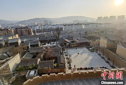 图为12月底，俯瞰天水古城西关片区内的古民居建筑群落。　冯志军 摄