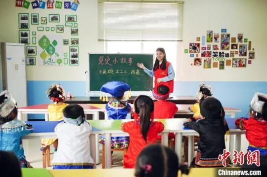 江西归侨少数民族聚居村年味浓特色风情引客来