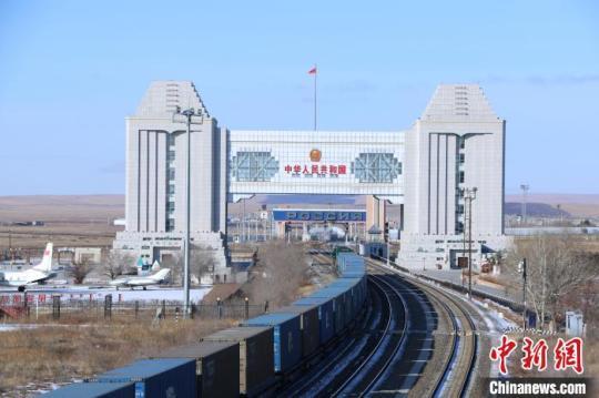 中国最大陆路口岸站开行中欧班列突破15000列