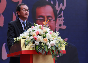 启动仪式上，张维仁代表省侨联对侨商回归浙江中心落户江干区表示祝贺。