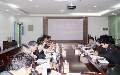 图为安徽省侨联调研组在芜湖市召开座谈会