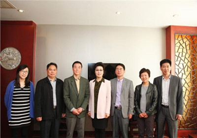 市侨办领导会见加拿大苏州同乡会会长金锦平(左三)一行