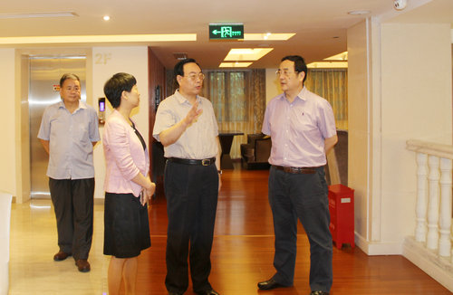 中国侨网-杭州政协主席考察市华侨活动中心 促