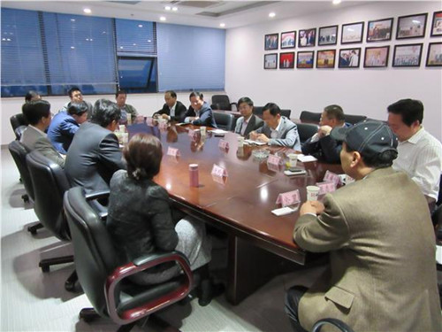 中国侨网侨资企业负责人和海外高层次人才座谈会
