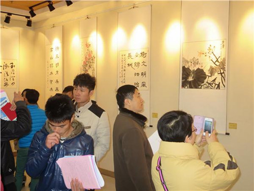 中国侨网“法治让生活更美好”主题书画摄影作品展