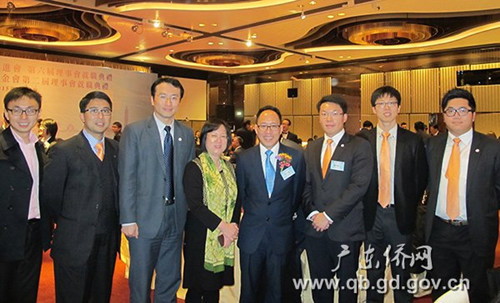 中国侨网黎静副主任(左4)与港台会第六届主席李文俊(右4)等合影