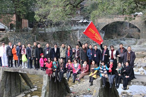 中国侨网图为温州市侨界“瓯越文化之旅”走进侨乡泽雅