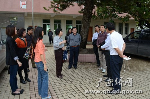 中国侨网学校负责人介绍英红一小现状