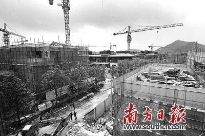 中国侨网顺德华侨城项目一期已经在密锣紧鼓的施工建设当中。(戴嘉信 摄)