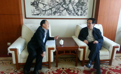 中国侨网甘肃省外侨办副主任樊向勤拜会国侨办副主任谭天星,汇报并对接侨务。