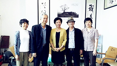 福建省侨联主席参加旅美华人王岩平书法展