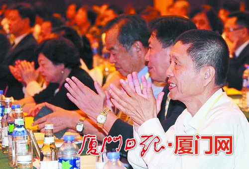 中国侨网第七届海峡论坛·两岸侨联和平发展论坛昨在厦举行。(《厦门日报》/ 苏媛 摄)