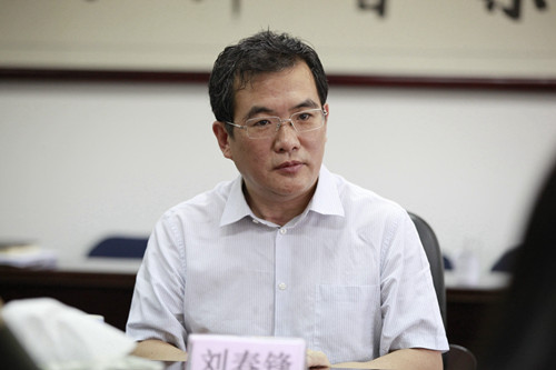 中国侨网北京市政府侨办主任刘春锋出席会议并讲话。
