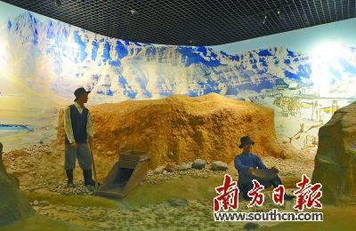 华博馆成为目前全国规模最大、华侨文物最多最全的华侨历史文化展示基地。图为华博馆重现华工挖金矿情况。(甘雁娜