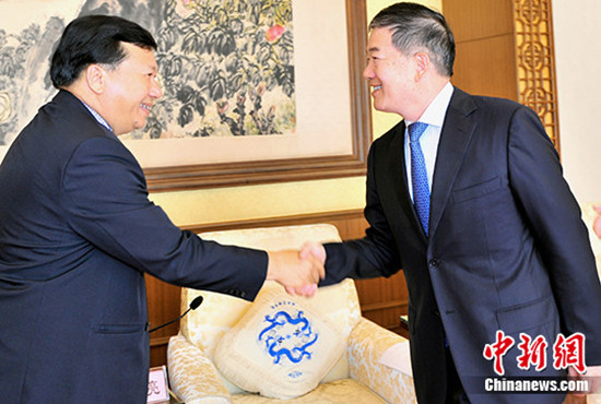 中国侨网7日,国侨办副主任任启亮在京会见泰国教育部民教委访问团一行。任启亮强调,双方未来合作空间广阔,希望加强交流,造福泰国华文教育事业。