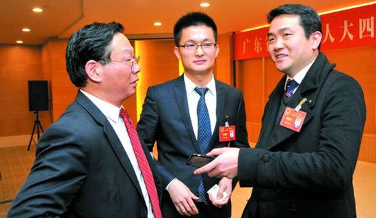 3名列席省人代会的汕头籍海外华侨代表(李俊伟