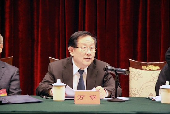 全国政协副主席、致公党中央主席万钢16日说,打好脱贫攻坚战,也要引导海外侨团来关注内陆贫困地区发展,鼓励外资在内陆创业。陶煌蟒