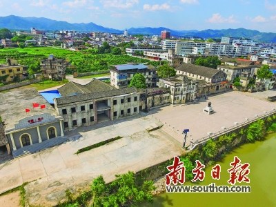 坐落在松口港务所旧址的中国唯一移民纪念广场一景。