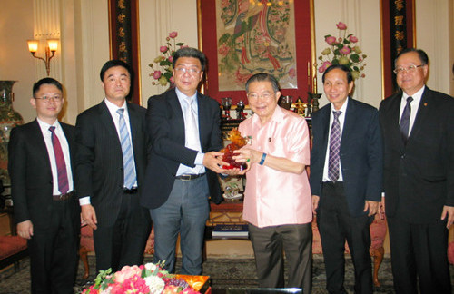 代表团拜访泰国TCC集团董事局主席苏旭明。