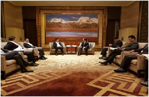 西藏自治区副主席边巴扎西会见考察团一行。