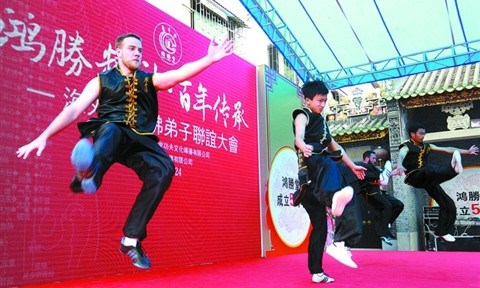 来自海外的蔡李佛弟子作精彩表演。