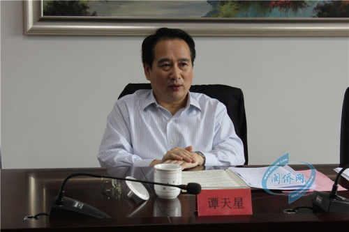 中国侨网国侨办副主任谭天星在座谈会上讲话