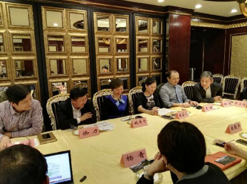 上海市侨办召开侨界代表人士座谈会