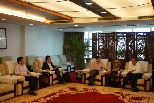 中国侨网图为林军主席会见中国侨联特聘专家。